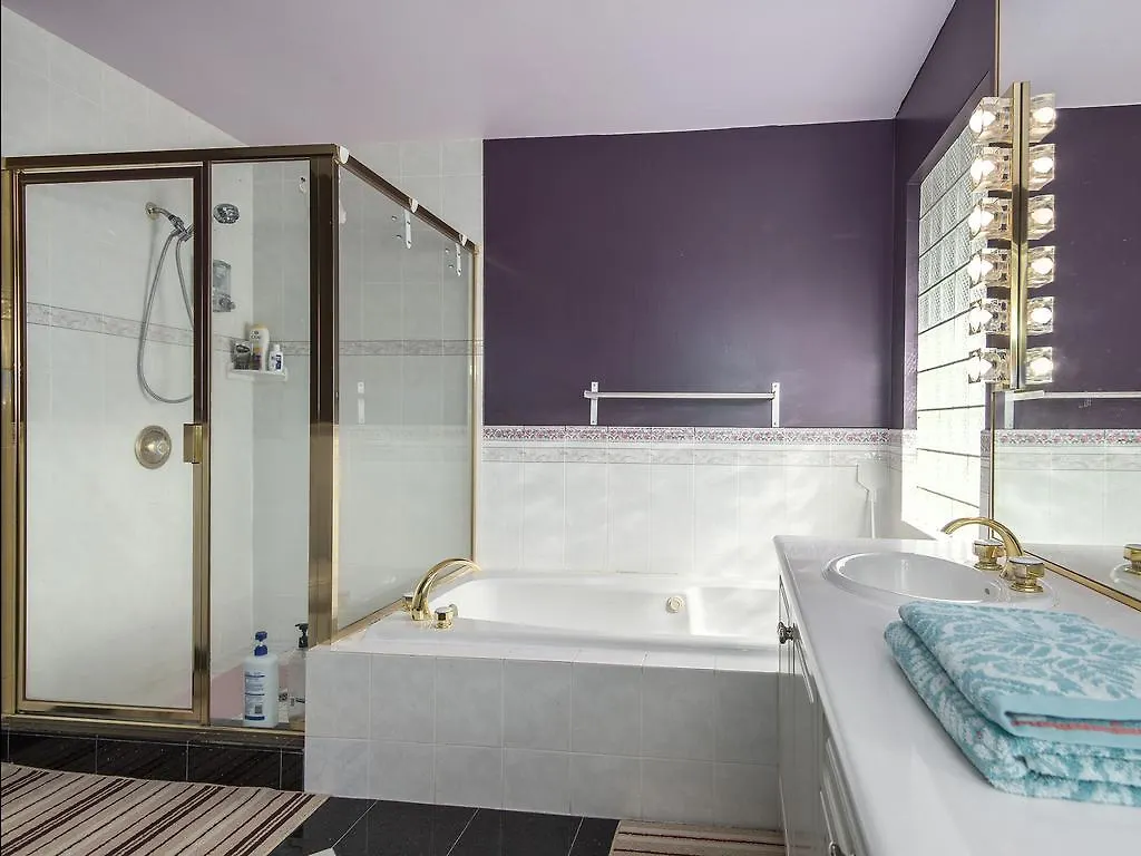 Fraser River Richmond Bed And Breakfast Bed & Breakfast
