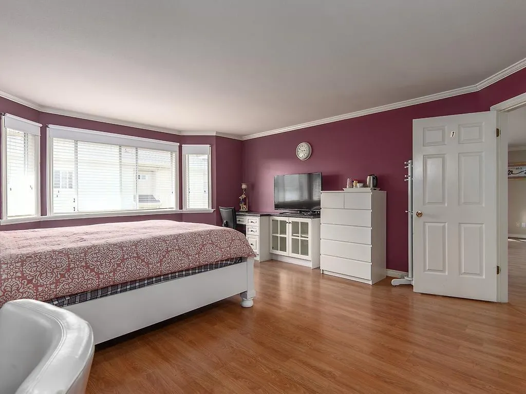 Fraser River Richmond Bed And Breakfast